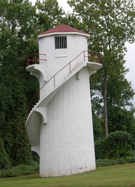 South Carthage, TN: LIGHT HOUSE