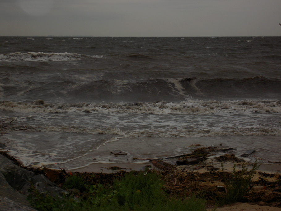 Laurence Harbor, NJ: Waterfront before a storm - 9-25-08