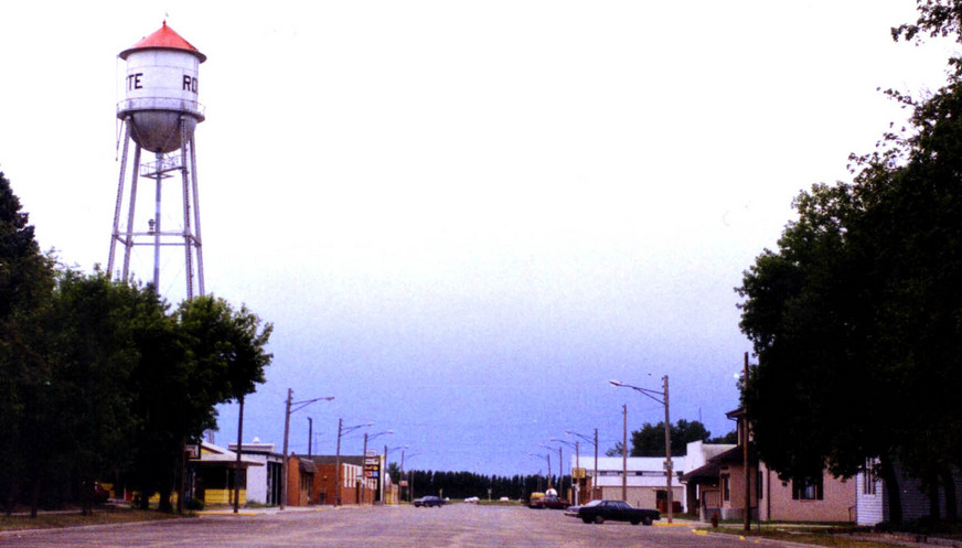 Rolette, ND: Rolette Main Street Looking to the South