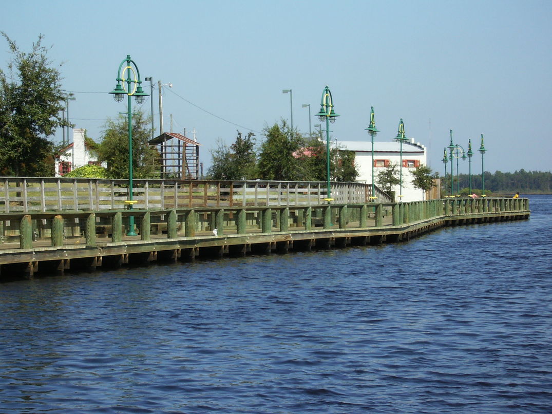 Moss Point, MS: Picture of the Riverfront