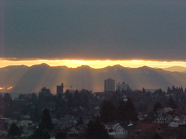 Tacoma, WA: Sunrise over Tacoma