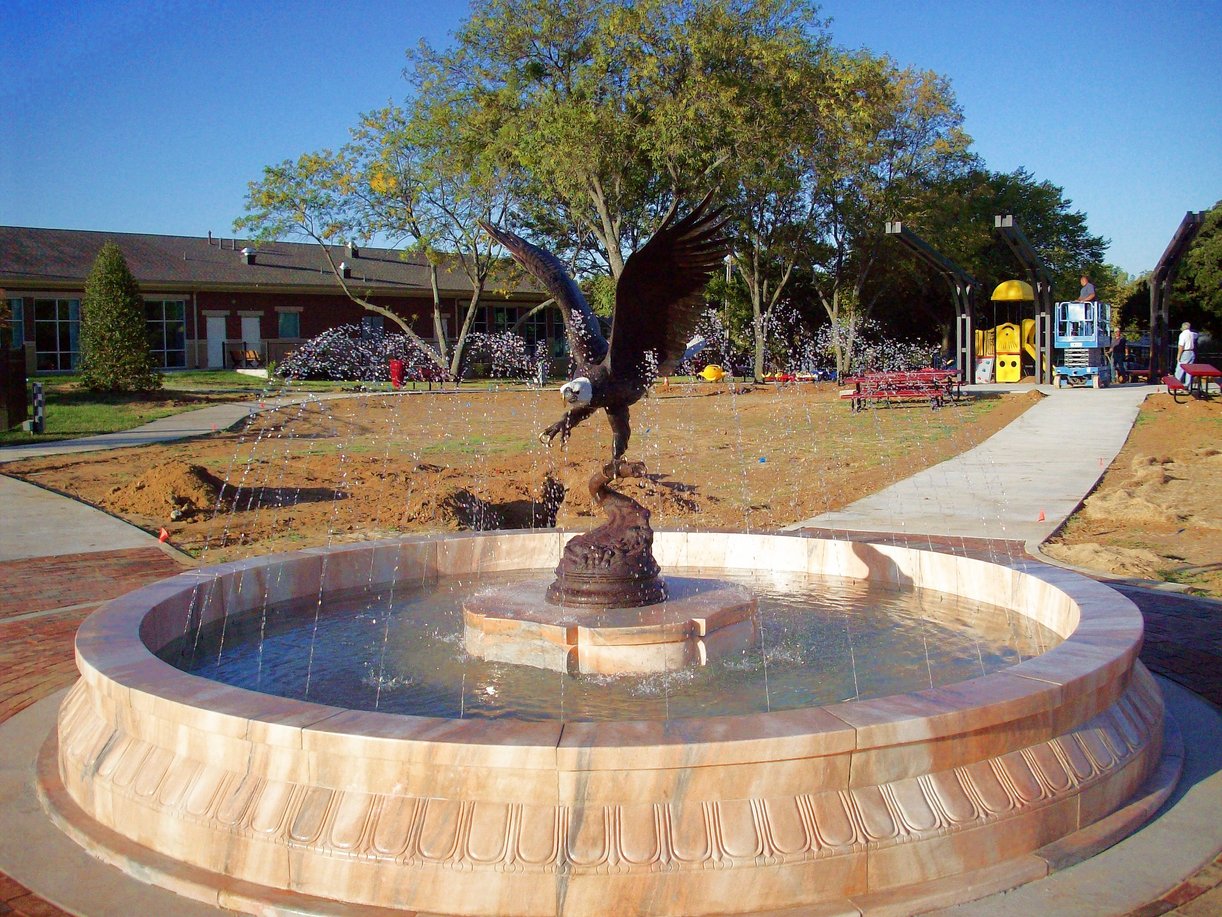 Kennedale, TX: TownCenter Veterans Tribute Fountain