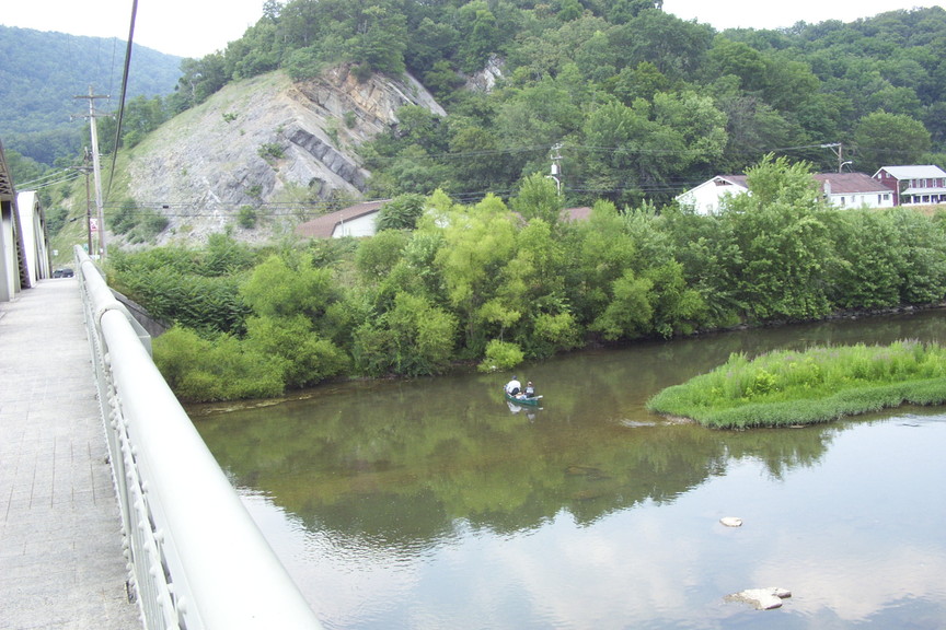 Everett, PA Fishing the Juniata by the Ellis R. Weicht bridge in