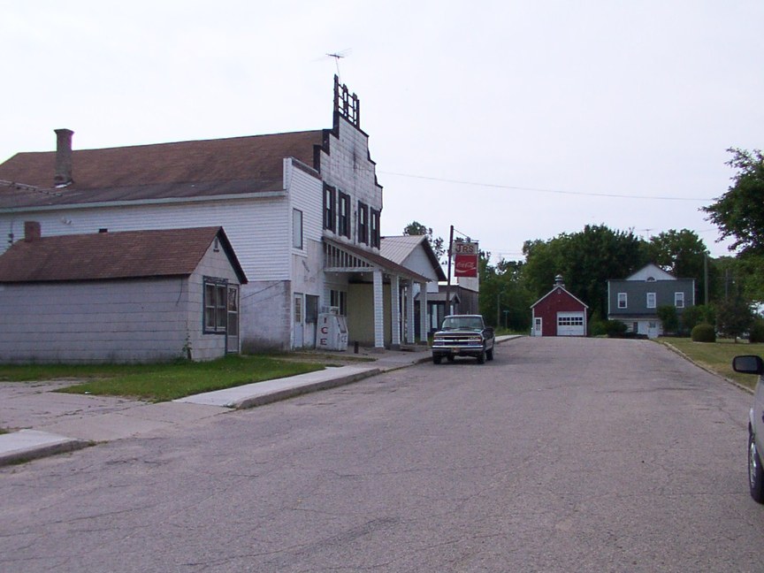 Daggett, MI: The Boulevard Bar in Daggett, Michigan the only bar in the town.