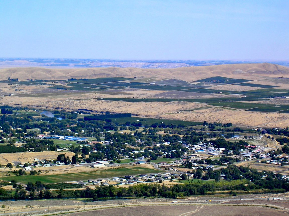 Benton City, WA: Photo of Benton City from the top of McBee Grade