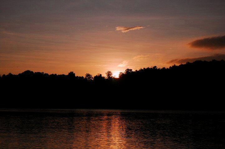 Hickory, NC: Sunset on Lake Hickory