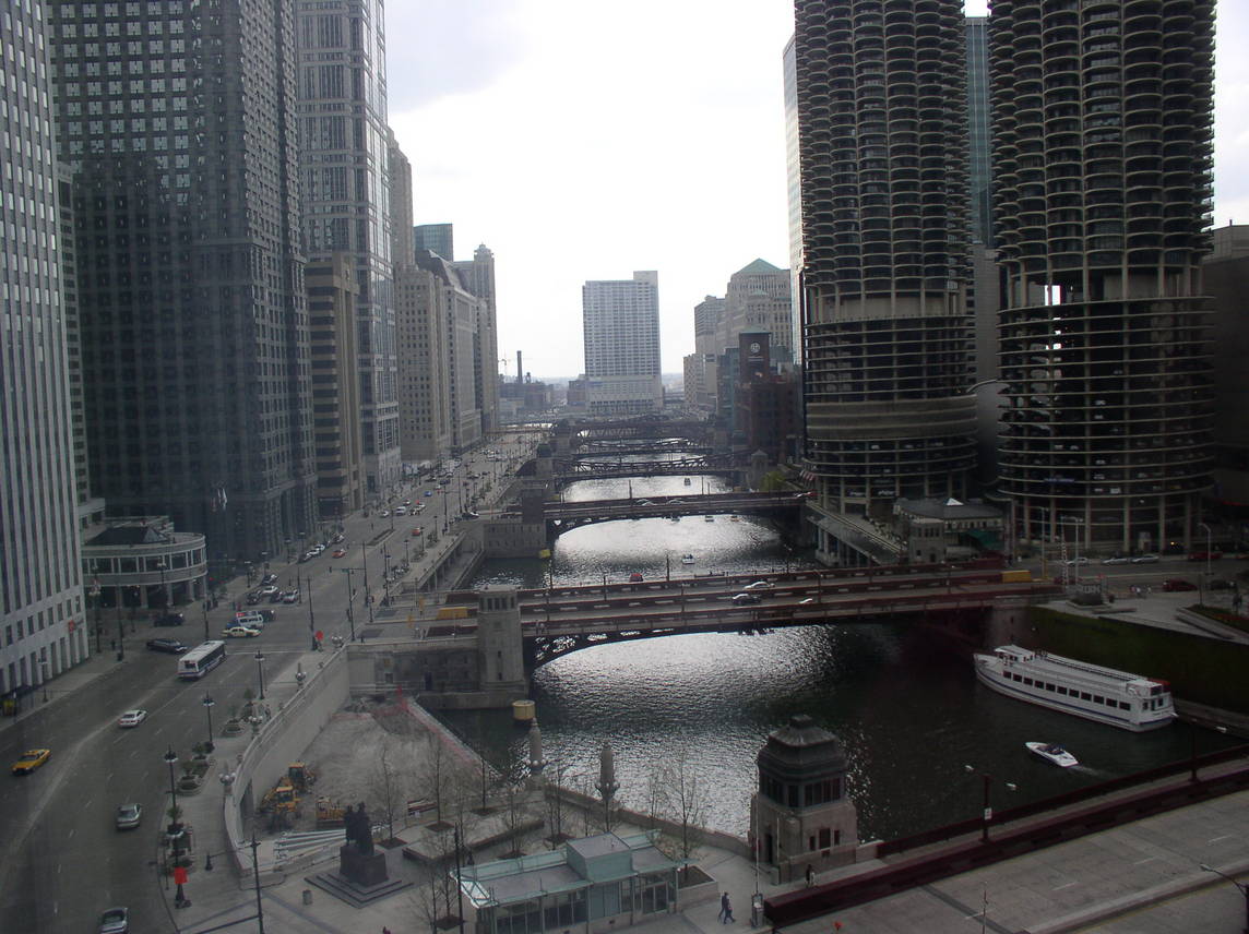 Chicago, IL: river view april 2005
