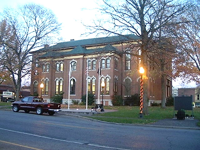 Greenville, IL: courthouse, downtown Greenville, November 2005
