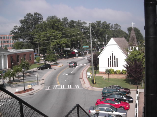 Hapeville, GA: Downtown Hapeville - view from overpass looking southwest at Post Office