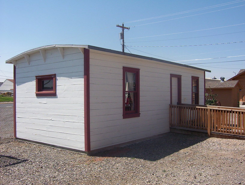 Powell, WY: Homesteader cabin Powell, WY