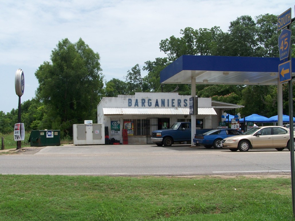 Fort Deposit, AL: The last day of business for an icon in Fort Deposit. So long, Barganiers.