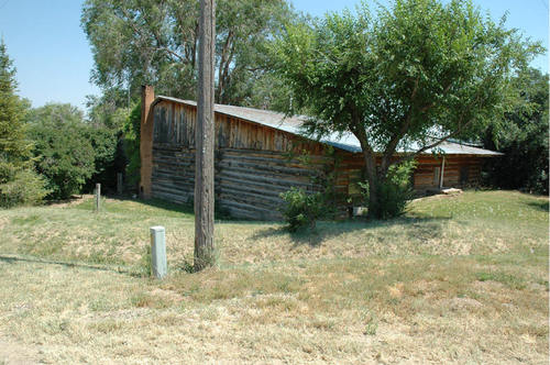 Pleasant View, CO: Pleasant View Log House