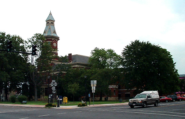 Mayfield, KY: Graves County Courthouse from Broadway and 7th Street