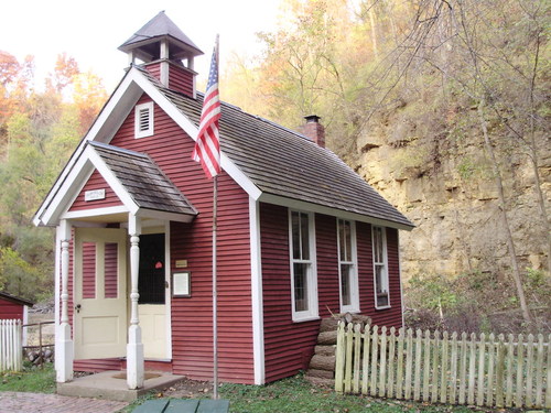 Fulton, IL: heritage canyon