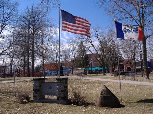 Williamsburg, IA: town square