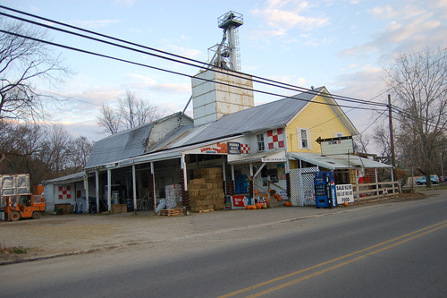 Paw Paw, MI: Feed and Seed Store in Lawrence, Michigan