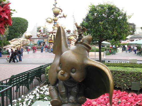 Anaheim, CA: Dumbo "Disneyland"