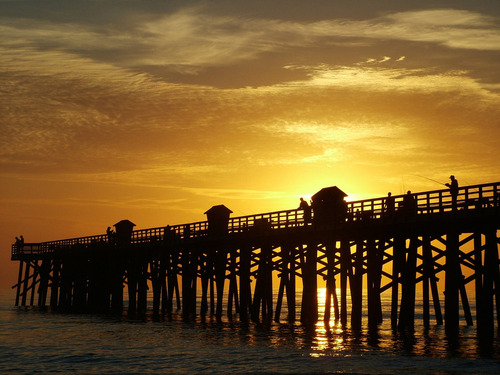 Flagler Beach, FL: Golden Sunrise at Pier