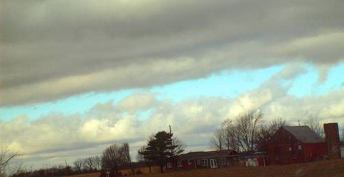 Trenton, IL: A barn in Trenton