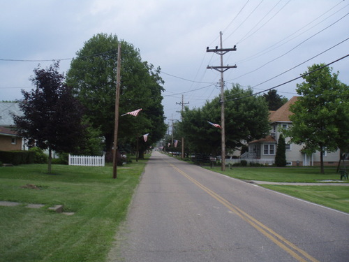 East Sparta, OH: Looking north on Maple St. SE