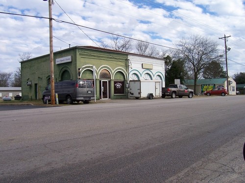 Pelion, SC: A deli in Pelion, South Carolina, near the corner of Main Street (SC-215, SC-302) and Pine Street (US-178). View looking roughly east, shot taken January 7th, 2009.