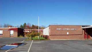Monmouth, ME: picture of elementry school