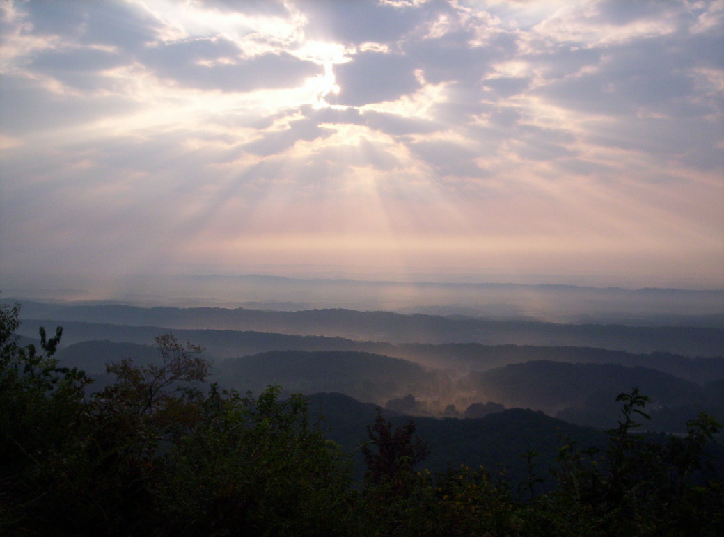 Signal Mountain, TN: view off Signal in the morning