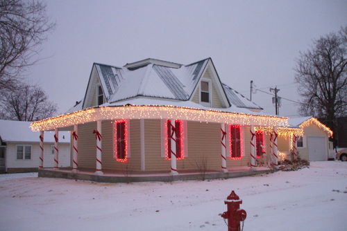 Howard, KS: The Little Yellow House On the Corner at Christmas Time