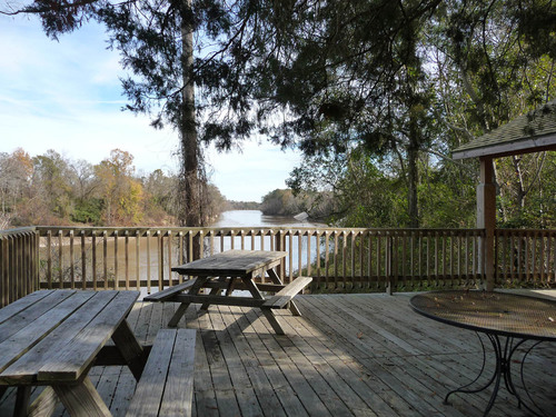 Monticello, MS: At the Cooper's Ferry Park overlooking the Pearl River in Monticello