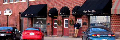Estherville, IA: If your tastes gravitate to the fancy-shmancy, head over Estherville's, Fifth Street.