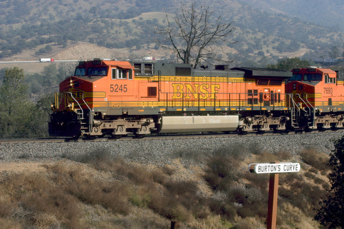 Tehachapi, CA: Train passing through Burtons Curve in Tehachapi California