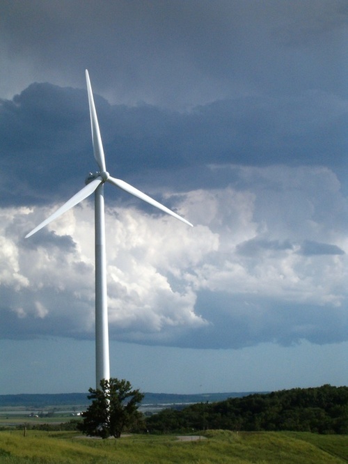 Rock Port, MO: Turbine in Rock Port's Loess Hills Wind Farm