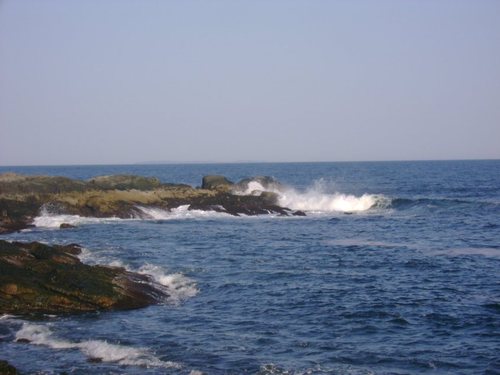 Boothbay, ME: The surf at Ocean Point