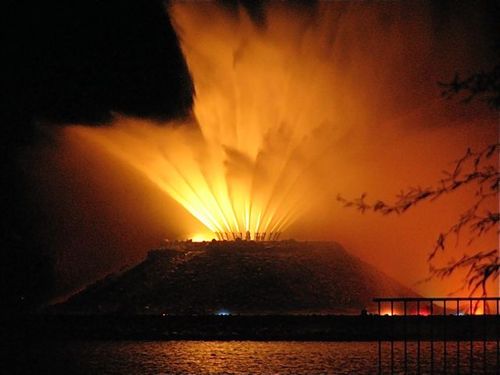 Arizona City, AZ: The Fountain at Paradise Lake, Arizona CIty, Az. is reborn!