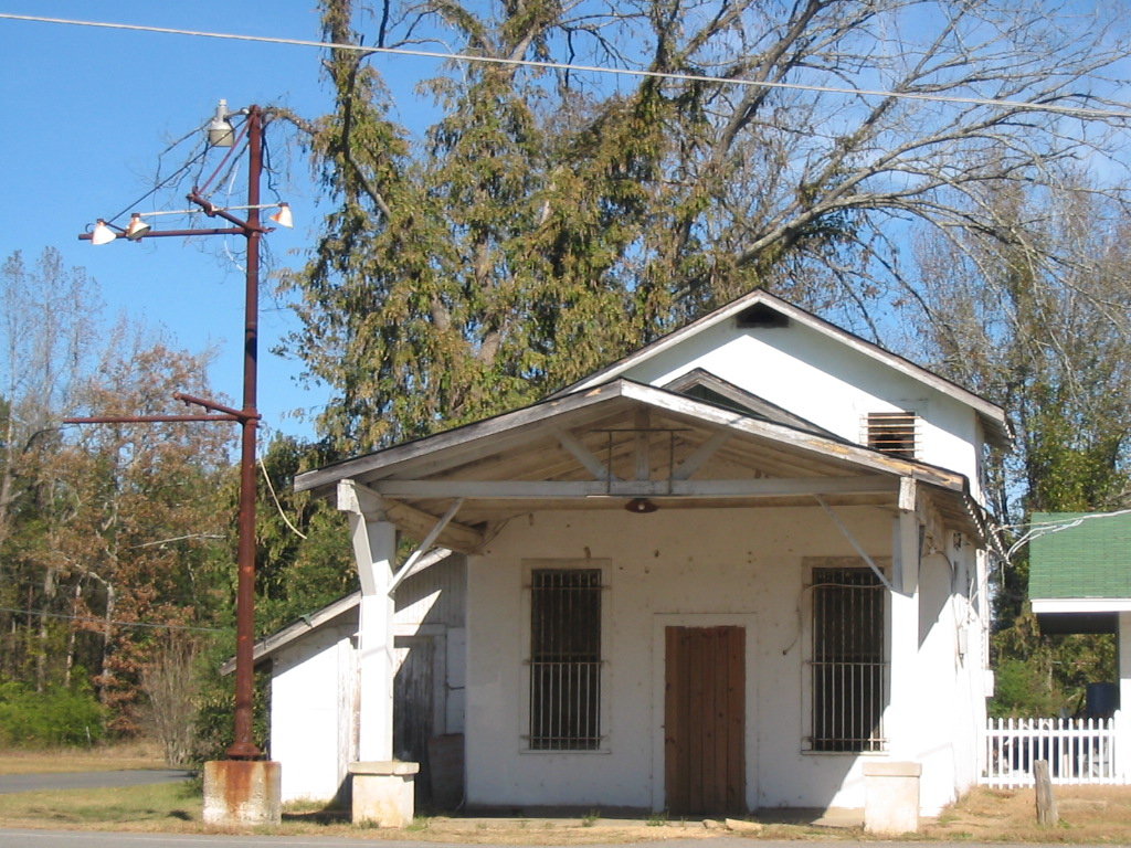 Camden, AR: Service station from the past. Harmony Grove, Camden Arkansas