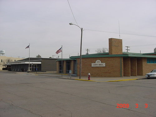 Kinsley, KS: City Hall and Post Office