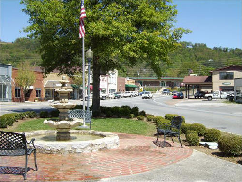 Ringgold, GA: the fountain in downtown ringgold