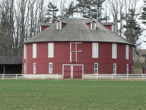 Centre Hall, PA: ROUND BARN RIGHT OUTSIDE OF CENTRE HALL