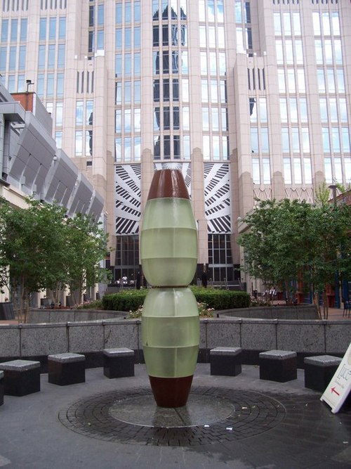 Charlotte, NC: Sculpture outside Bank of America