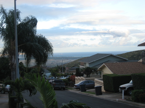 Makakilo City, HI: on top of Hunekai St. This is where my son lives and I took this picture last week