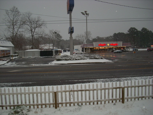 Maysville, NC: Snow in Maysville at the Piggly Wiggly 2009