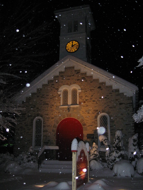 Mullica Hill, NJ: St Stephen's Episcopal Church during snow storm on 2/4/2009