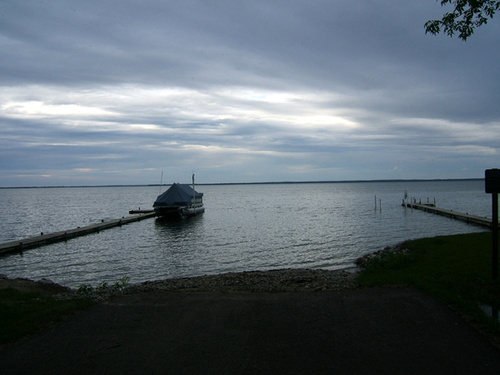 Houghton Lake, MI: At the end of every little side-street in Houghton Lake is a beautiful view