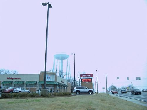 Loganville, GA: Mist obscures the water tower