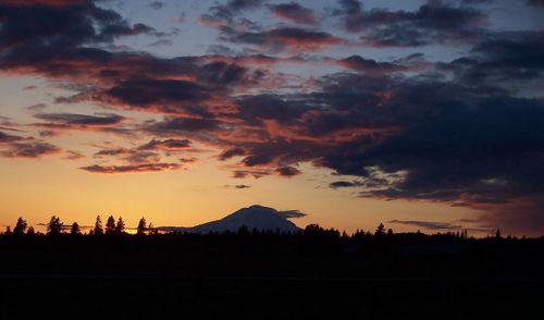 Goldendale, WA: Mt Adams sunset from Goldendale