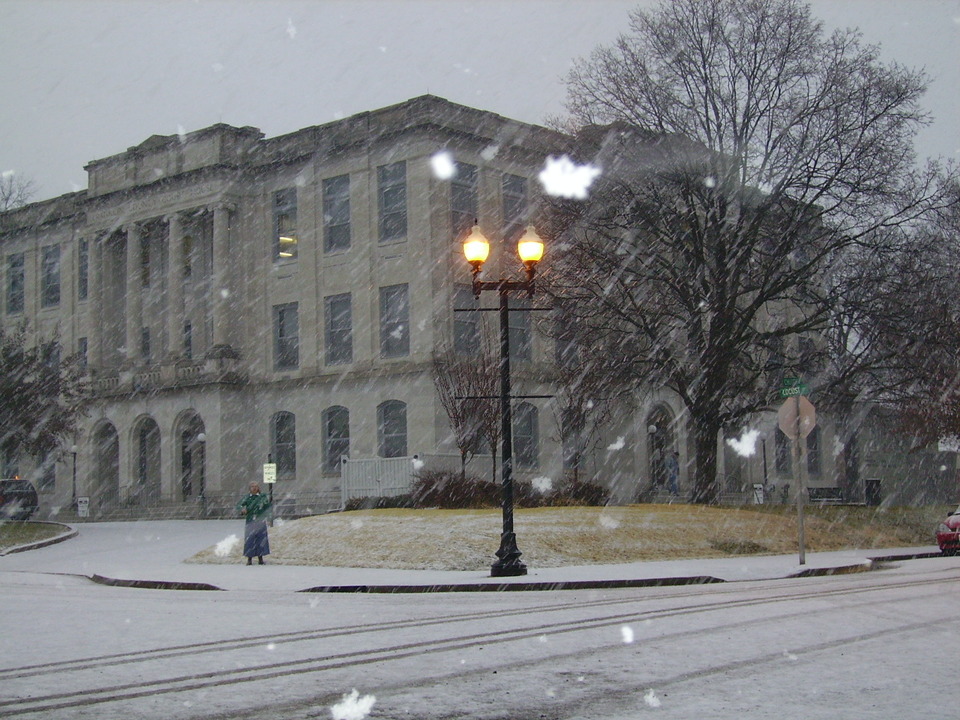 Union, MO: Old Courthouse during light snow 2007