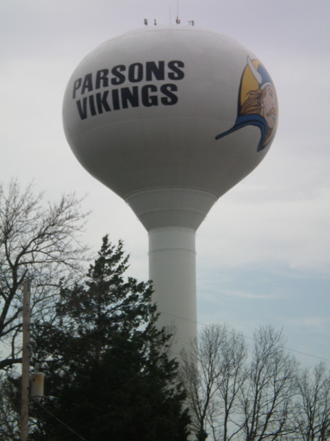 Parsons, KS: Parsons water tower