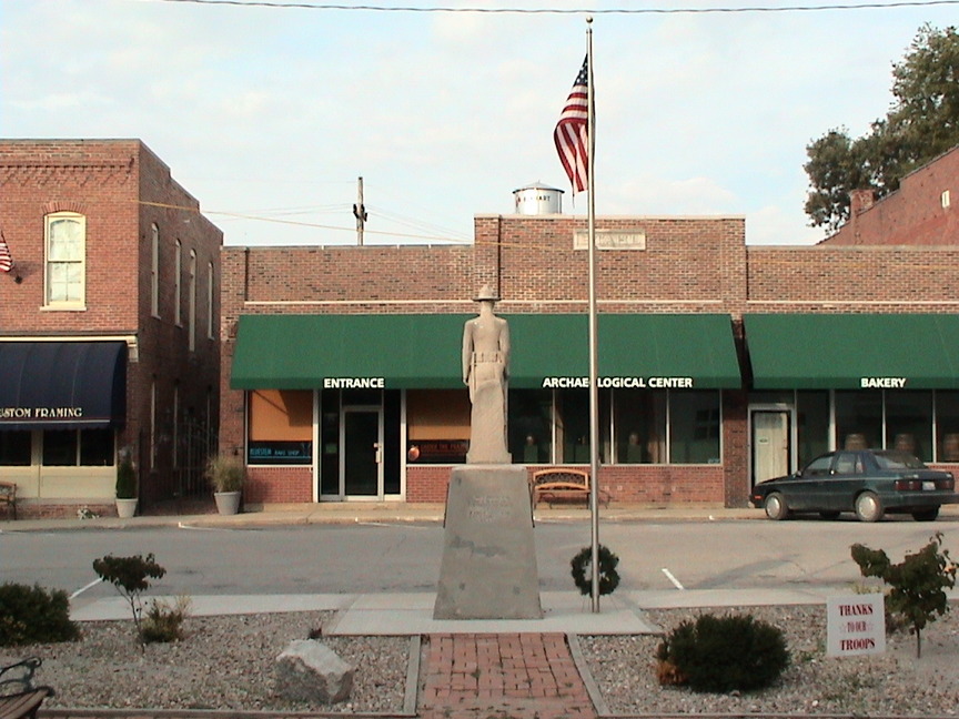 Elkhart, IL: Veterans Park Main Street