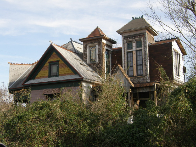 Venus, TX: Just one of Venus, Texas' beautiful old houses.