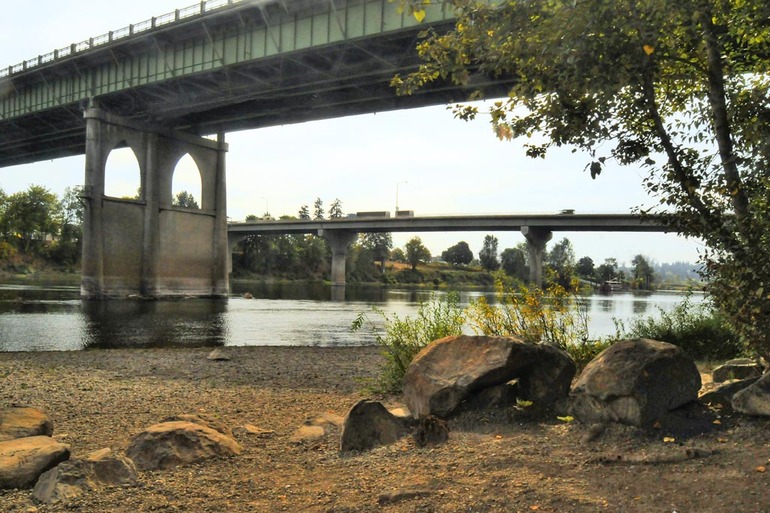 Salem, OR: Willamette River that runs through Salem